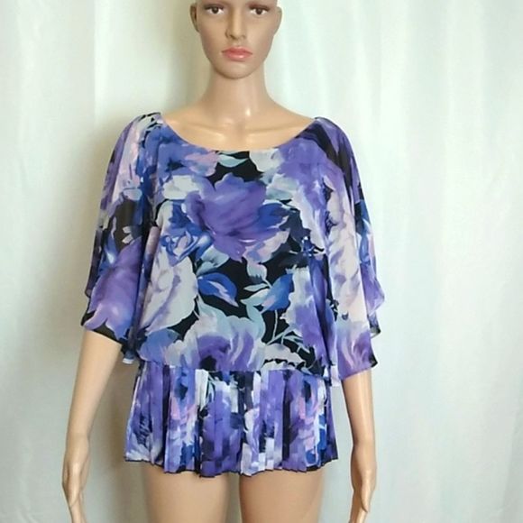 established 1962 Tops - Established 1962 purple flowers polyester short sleeve top.